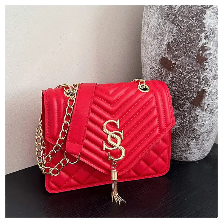 White Quilted SSS Chain Shoulder Bag for Women — feature 26