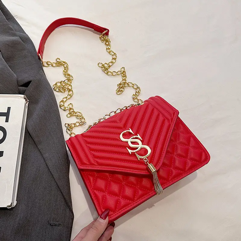 White Quilted SSS Chain Shoulder Bag for Women - Image 3