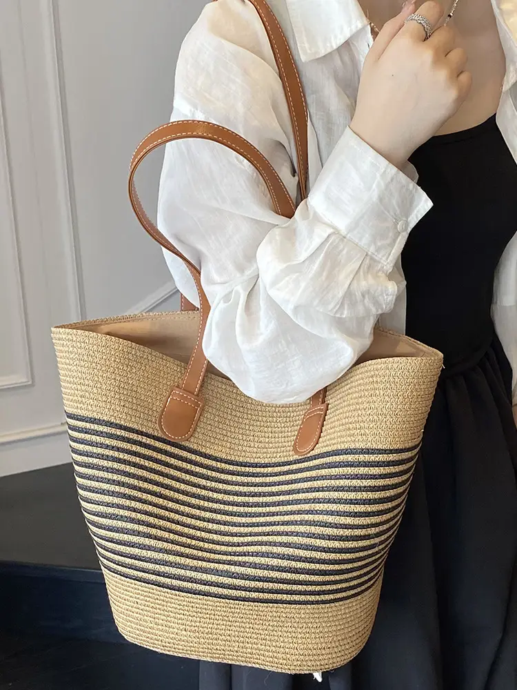 Women's Straw Crossbody Bag with Leather Handles