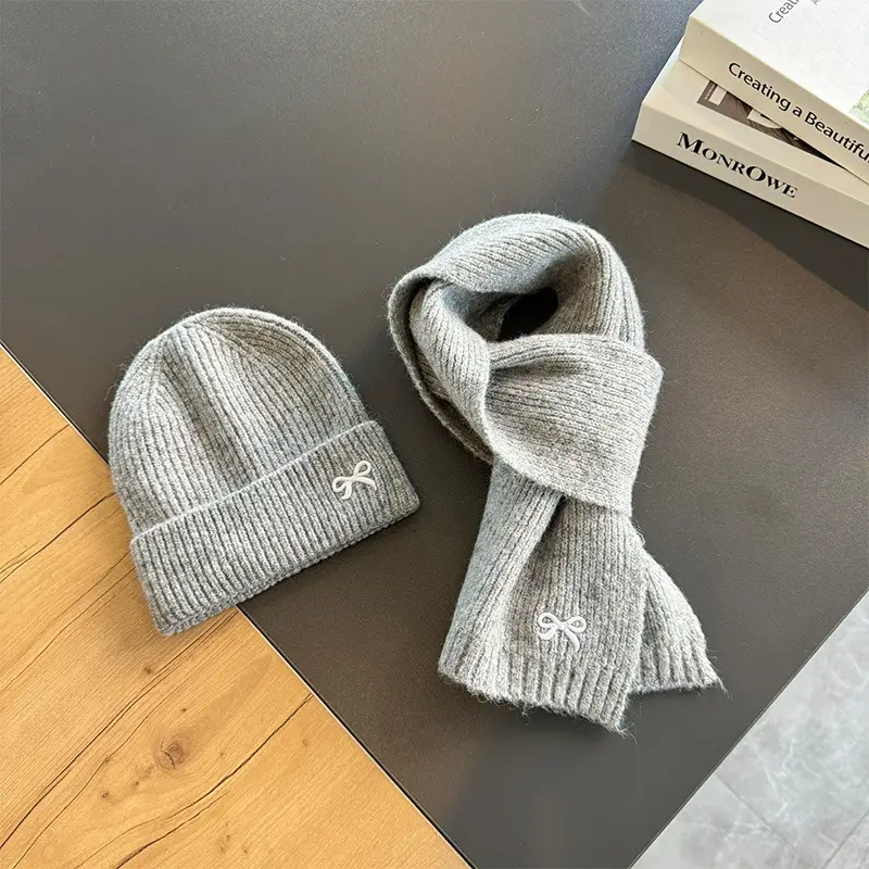 Children's Hat and Scarf Set for Older Kidsren in Autumn and Winter Windproof and Warm Baby Woolen Hat for Boys and Girls Ear Protection Hat