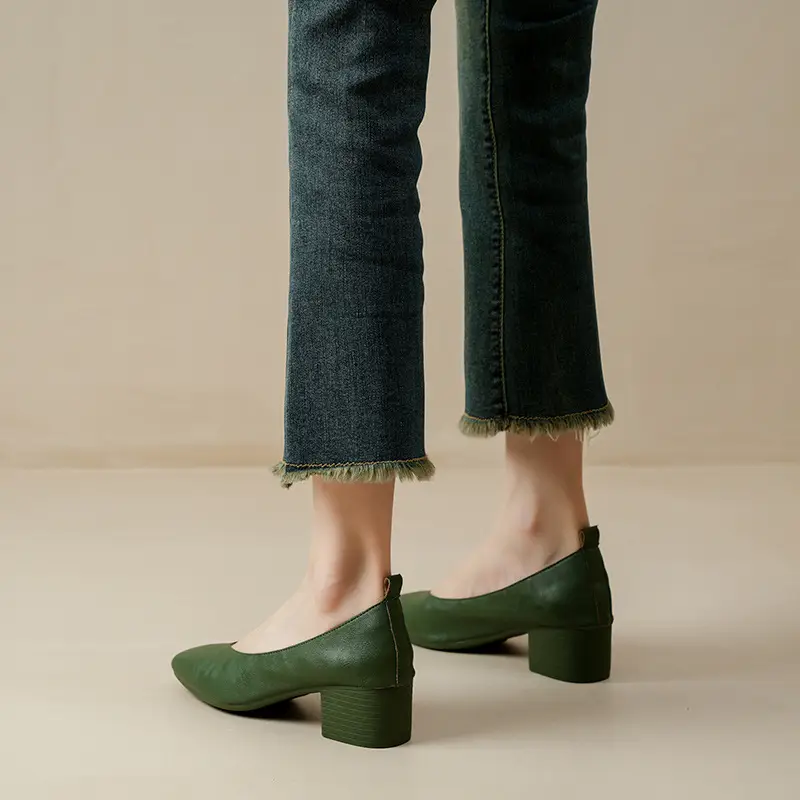 New French-Style Women's Leather Single Shoes with Medium Heel, Square Toe, Shallow Mouth, Soft Sole, Simple Commuter Shoes, Casual and Elegant Granny Shoes - Image 18