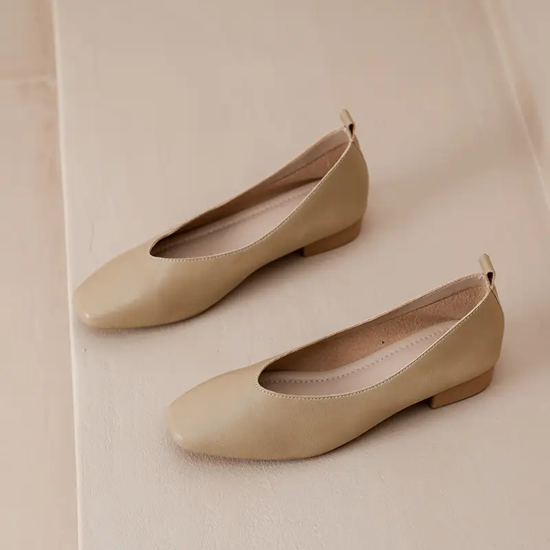 New French-Style Women's Leather Single Shoes with Medium Heel, Square Toe, Shallow Mouth, Soft Sole, Simple Commuter Shoes, Casual and Elegant Granny Shoes - Image 6