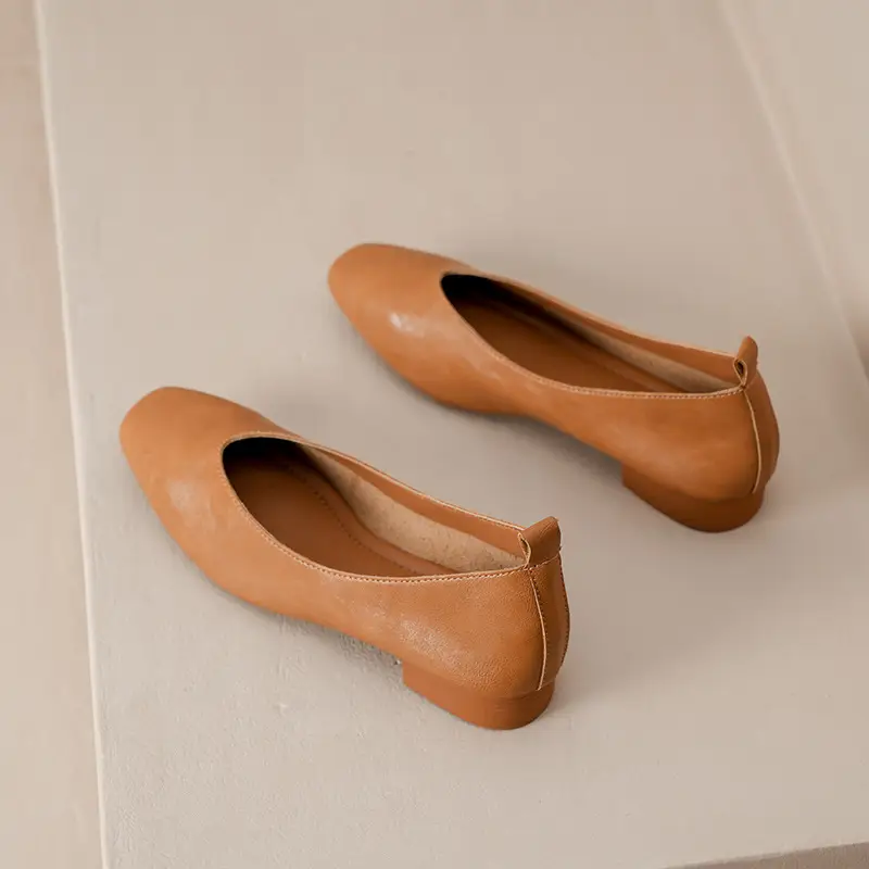 New French-Style Women's Leather Single Shoes with Medium Heel, Square Toe, Shallow Mouth, Soft Sole, Simple Commuter Shoes, Casual and Elegant Granny Shoes - Image 8