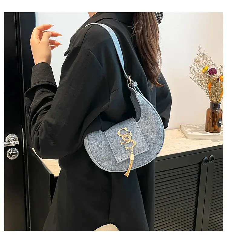 Women's 2025 Summer Shoulder Bag with PU Texture & Niche Hardware — feature 20