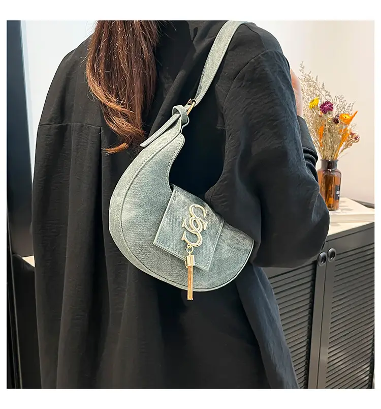Women's 2025 Summer Shoulder Bag with PU Texture & Niche Hardware — feature 21