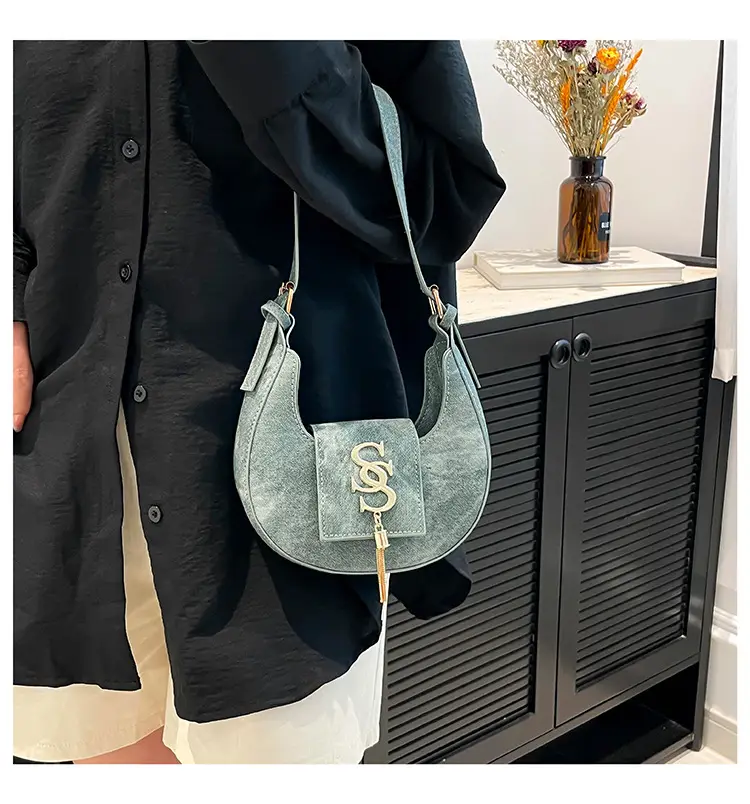 Women's 2025 Summer Shoulder Bag with PU Texture & Niche Hardware — feature 22