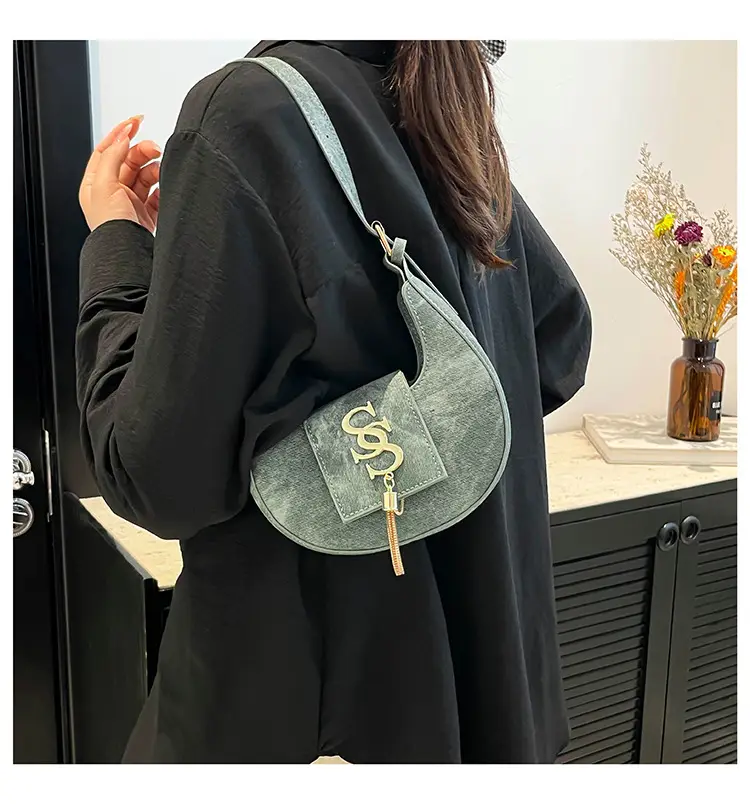 Women's 2025 Summer Shoulder Bag with PU Texture & Niche Hardware — feature 23