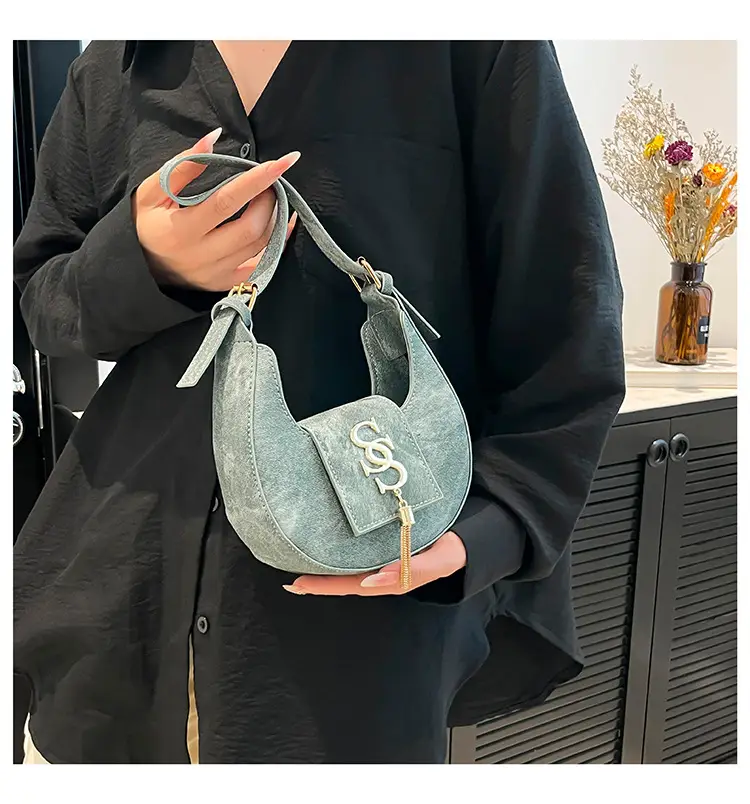Women's 2025 Summer Shoulder Bag with PU Texture & Niche Hardware — feature 24
