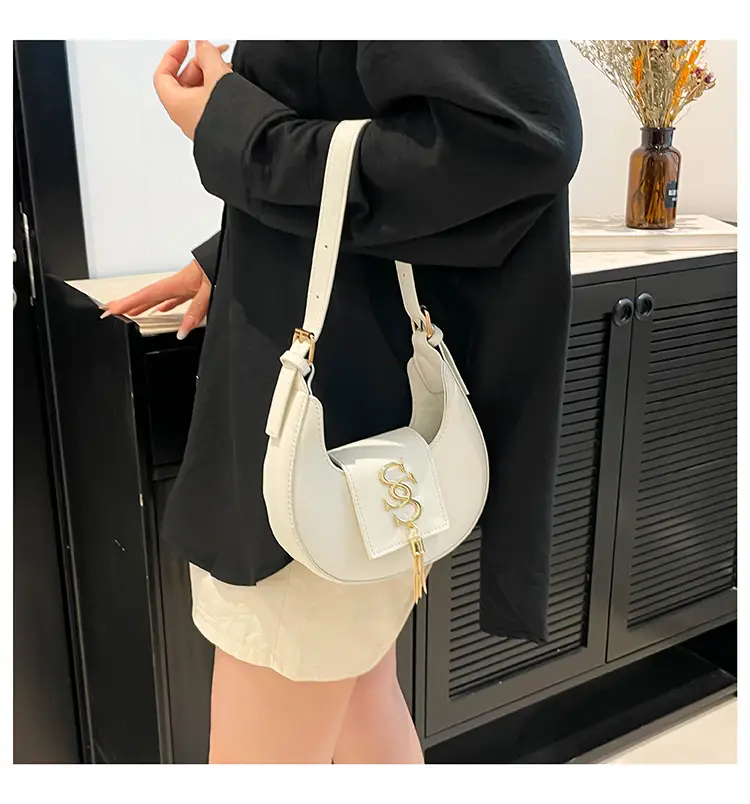 Women's 2025 Summer Shoulder Bag with PU Texture & Niche Hardware — feature 26
