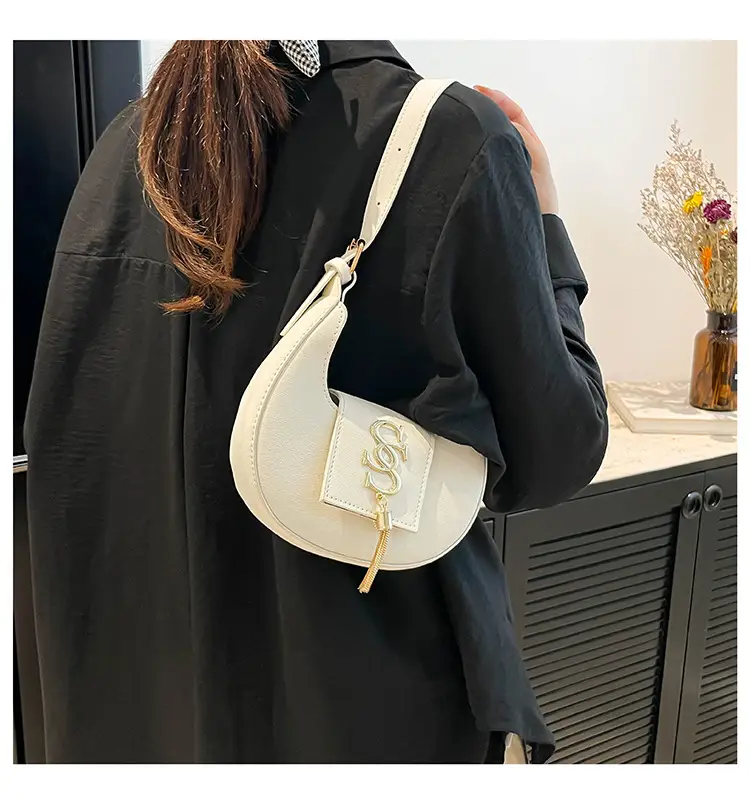 Women's 2025 Summer Shoulder Bag with PU Texture & Niche Hardware — feature 28