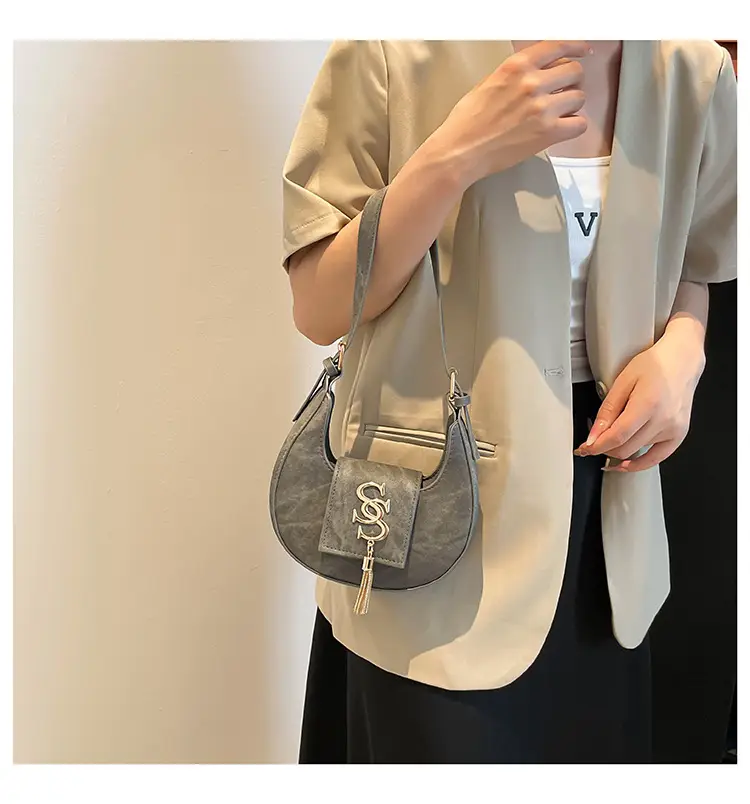 Women's 2025 Summer Shoulder Bag with PU Texture & Niche Hardware — feature 29