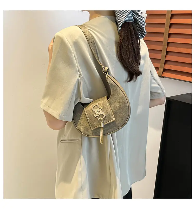 Women's 2025 Summer Shoulder Bag with PU Texture & Niche Hardware — feature 35