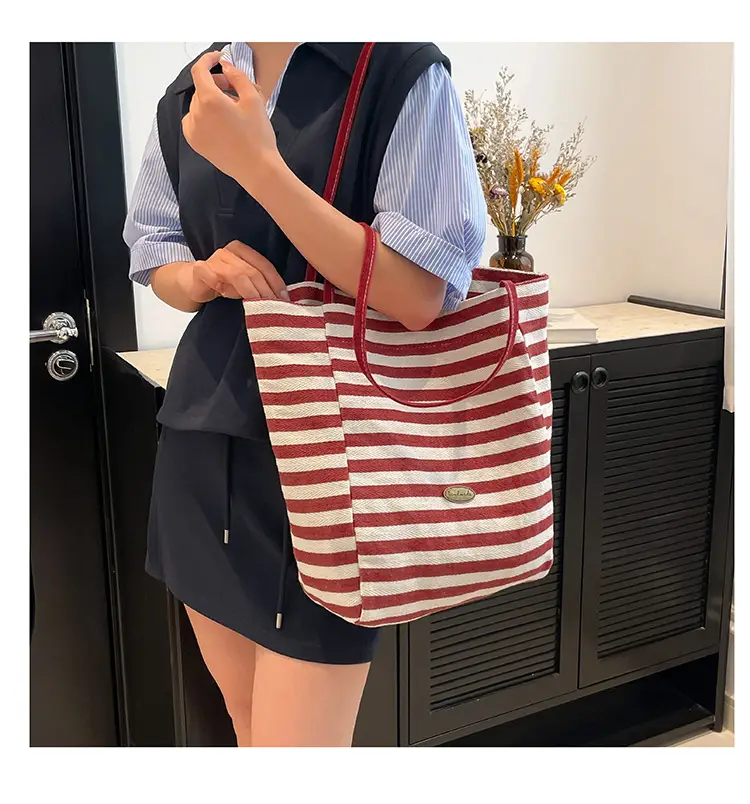 Green Striped One-Shoulder Casual Tote Bag — feature 25