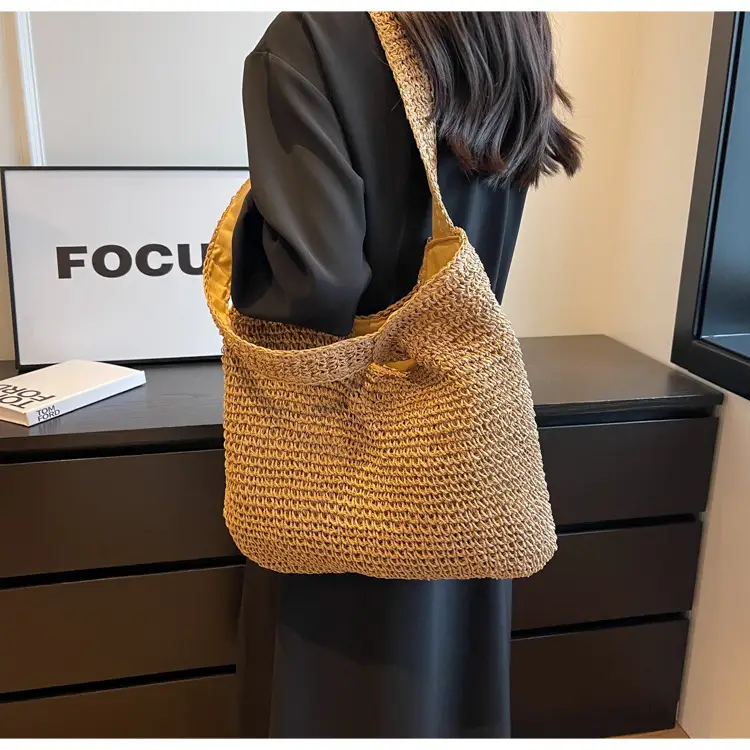 Korean Straw Shoulder Bag with Zipper Closure — feature 10