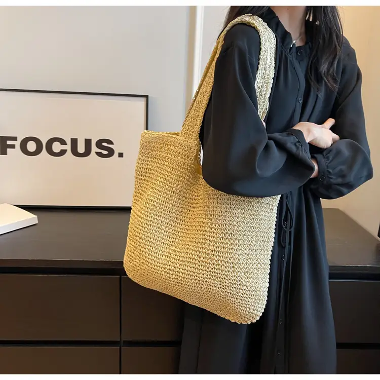 Korean Straw Shoulder Bag with Zipper Closure — feature 3