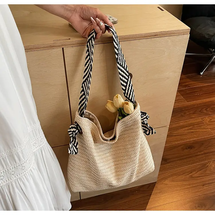 Rainbow Straw Commuting Tote Bag Large Capacity — feature 7