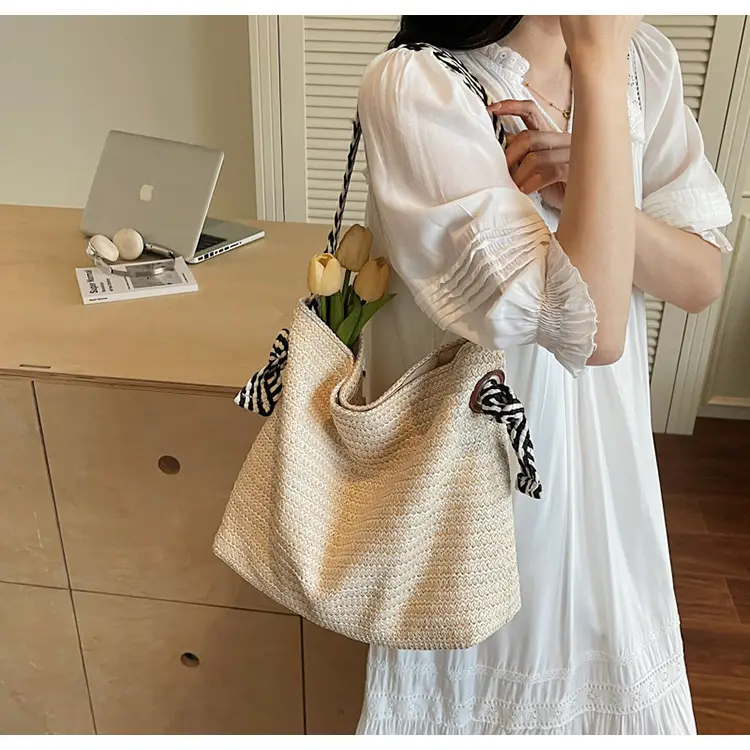 Rainbow Straw Commuting Tote Bag Large Capacity - Image 3