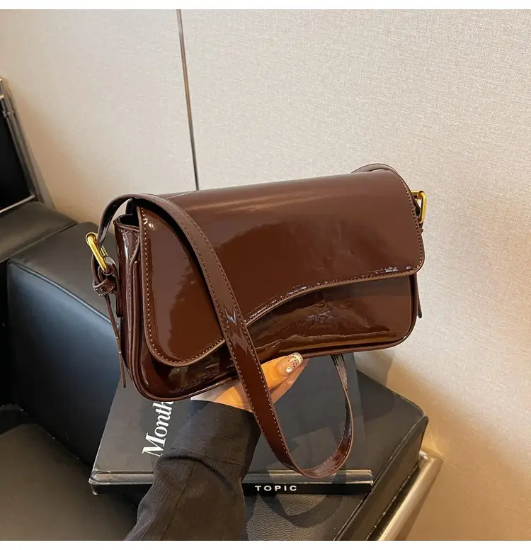 Red Magnetic Buckle Shoulder Bag for Women — feature 22
