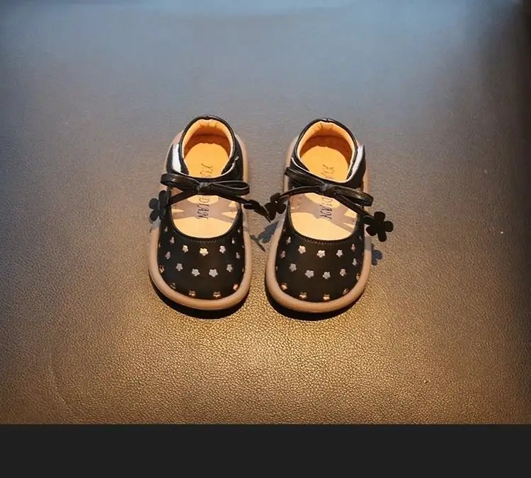 Princess Style Baby Shoes Black Hollow Flower Velcro — feature 11