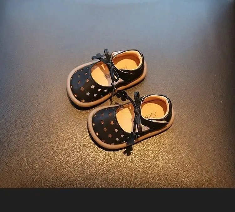 Princess Style Baby Shoes Black Hollow Flower Velcro — feature 14