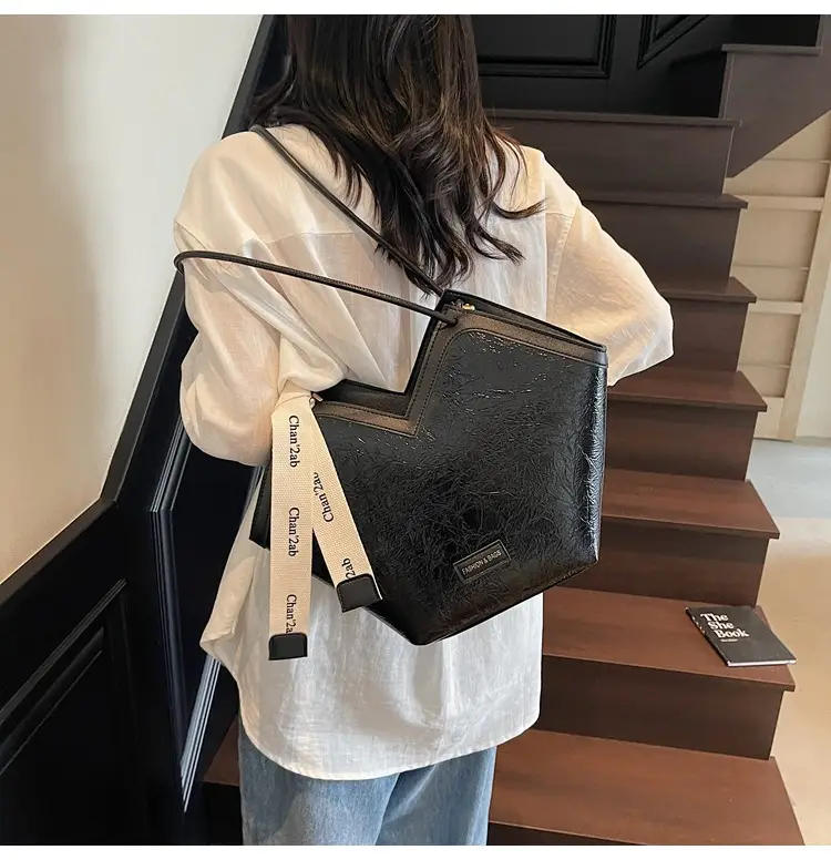 2025 Large Capacity Women's Tote Bag with Leather Trim — feature 25