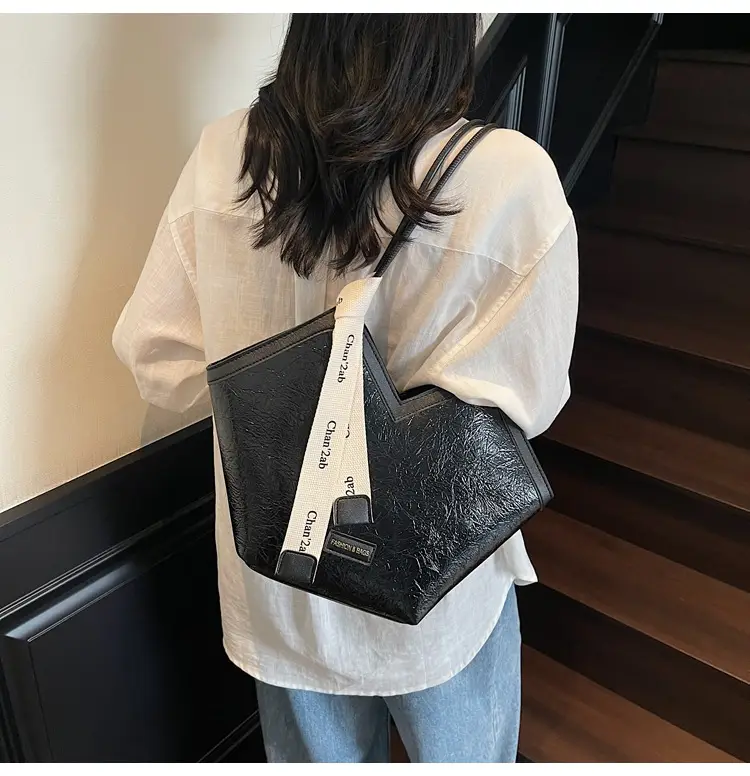 2025 Large Capacity Women's Tote Bag with Leather Trim — feature 29
