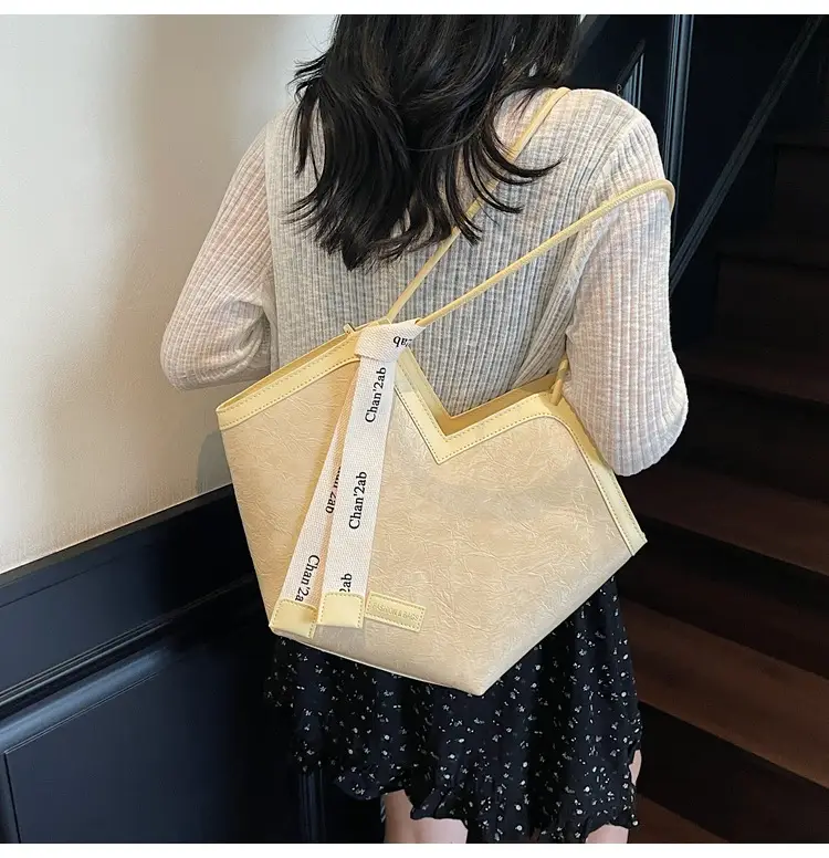 2025 Large Capacity Women's Tote Bag with Leather Trim — feature 31
