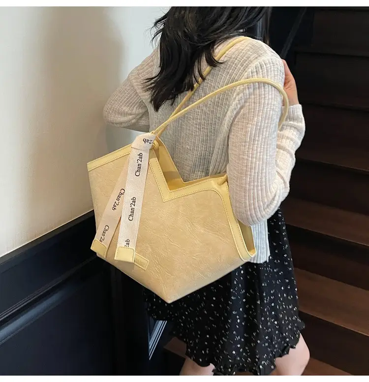 2025 Large Capacity Women's Tote Bag with Leather Trim — feature 32
