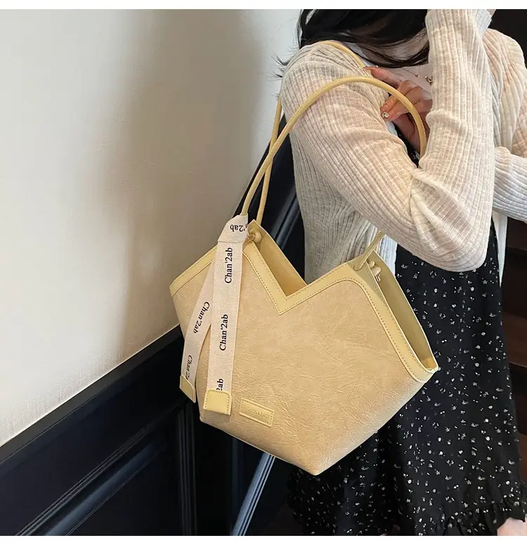 2025 Large Capacity Women's Tote Bag with Leather Trim — feature 33