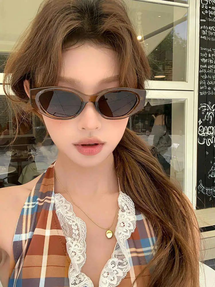 Women Retro Cat-Eye Sunglasses Anti-UV Slimming Frame — feature 2