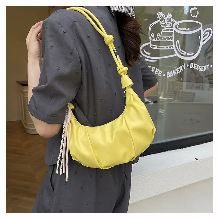 White Croc Handle Lazy Style Spiced Dumpling Bag — feature 13