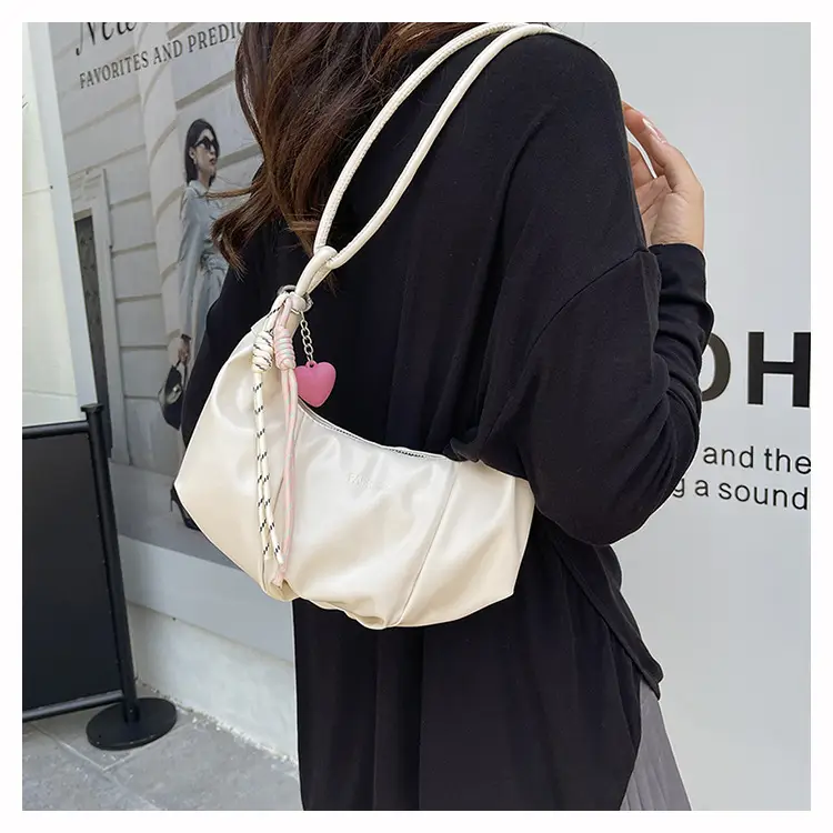 White Croc Handle Lazy Style Spiced Dumpling Bag — feature 15