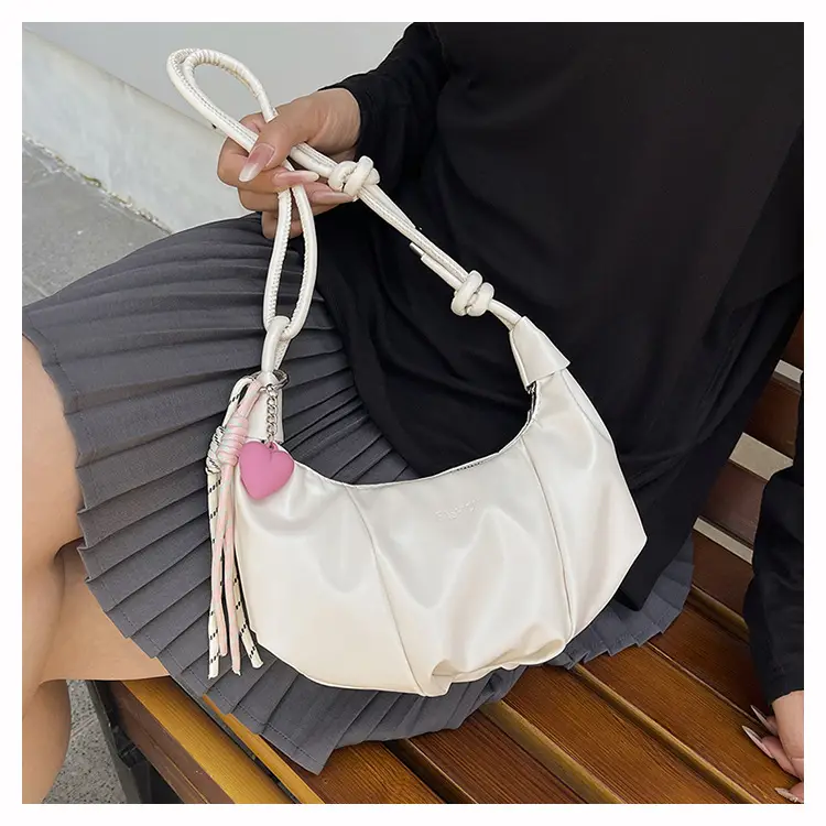 White Croc Handle Lazy Style Spiced Dumpling Bag — feature 16