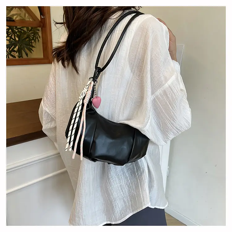 White Croc Handle Lazy Style Spiced Dumpling Bag — feature 22