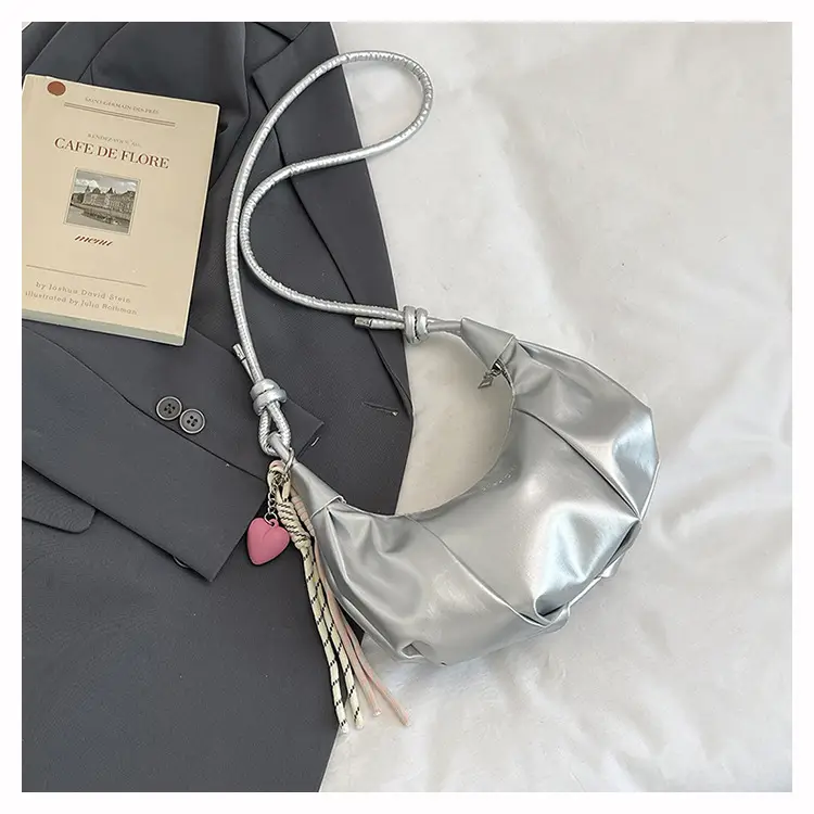 White Croc Handle Lazy Style Spiced Dumpling Bag — feature 23