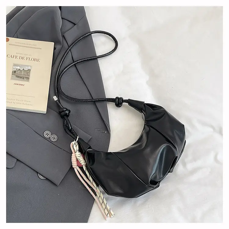 White Croc Handle Lazy Style Spiced Dumpling Bag — feature 26