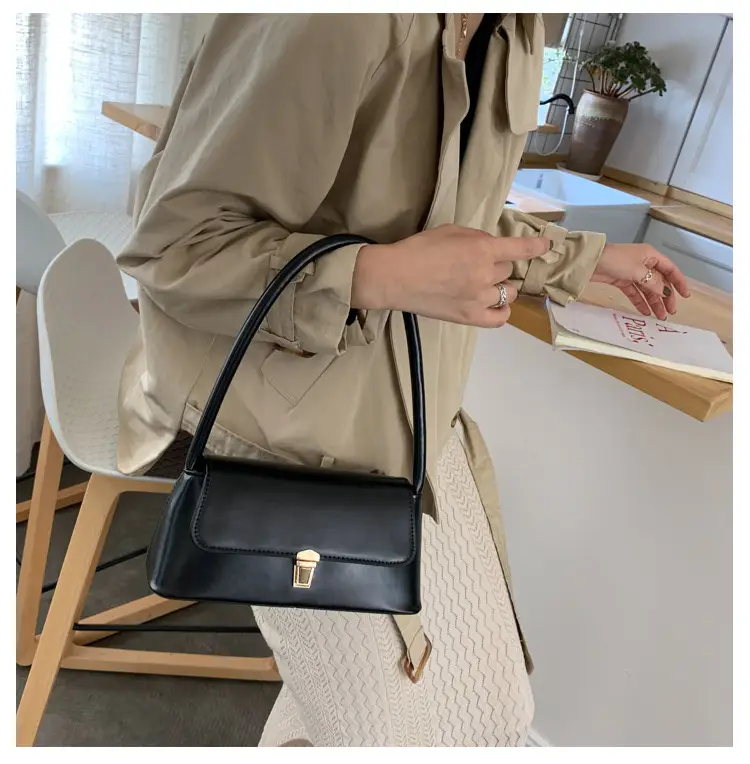 Women's Brown Leather Shoulder Bag with Gold Clasp — feature 15