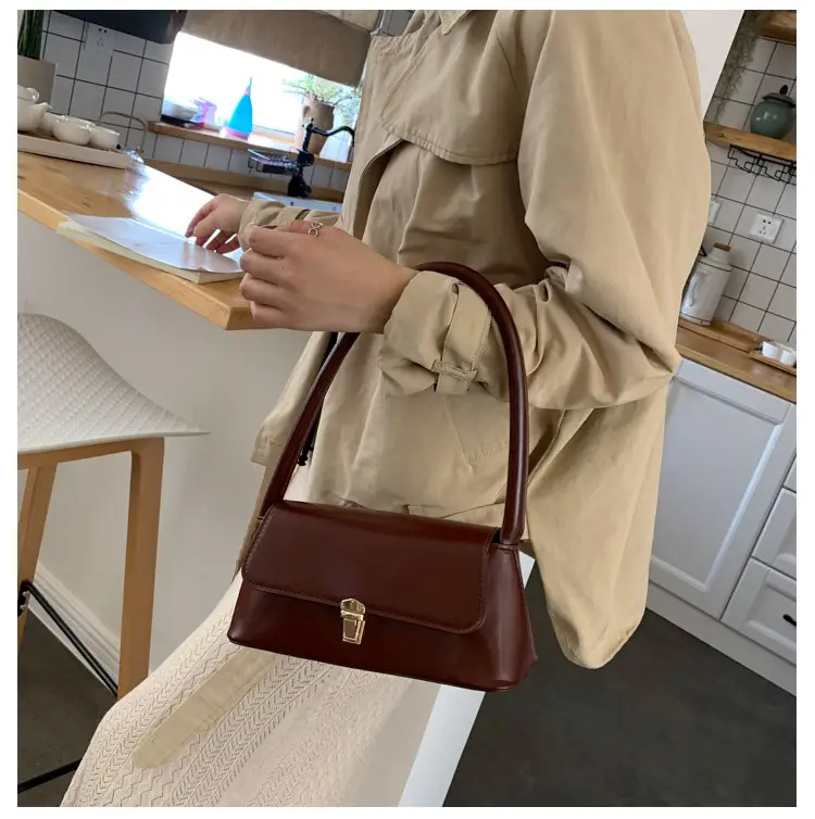 Women's Brown Leather Shoulder Bag with Gold Clasp — feature 17