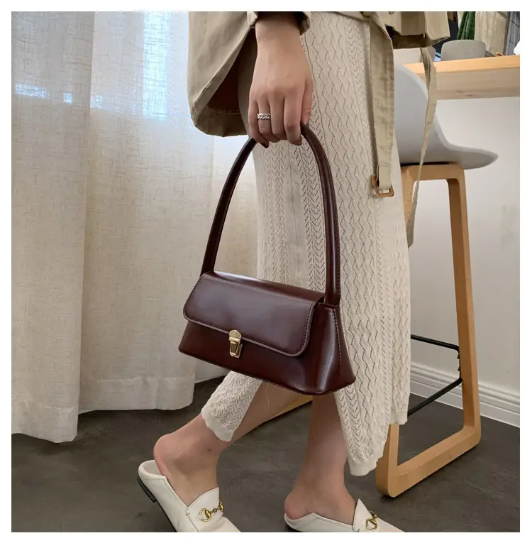 Women's Brown Leather Shoulder Bag with Gold Clasp — feature 18