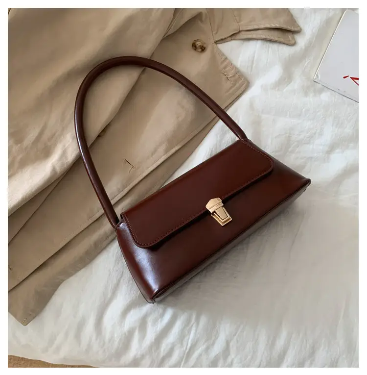 Women's Brown Leather Shoulder Bag with Gold Clasp — feature 20