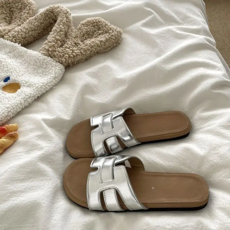 Soft and Waxy Holiday Style Lazy French Romantic Summer New Soft-Soled Sandals for Women to Wear Outside Non-Slip Breathable Sandals