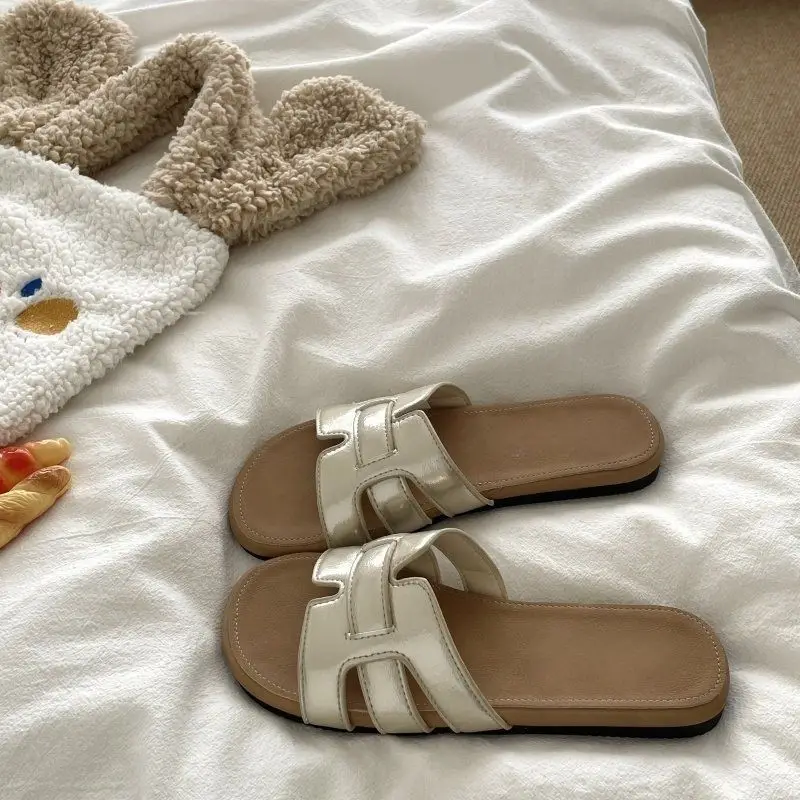 Soft and Waxy Holiday Style Lazy French Romantic Summer New Soft-Soled Sandals for Women to Wear Outside Non-Slip Breathable Sandals