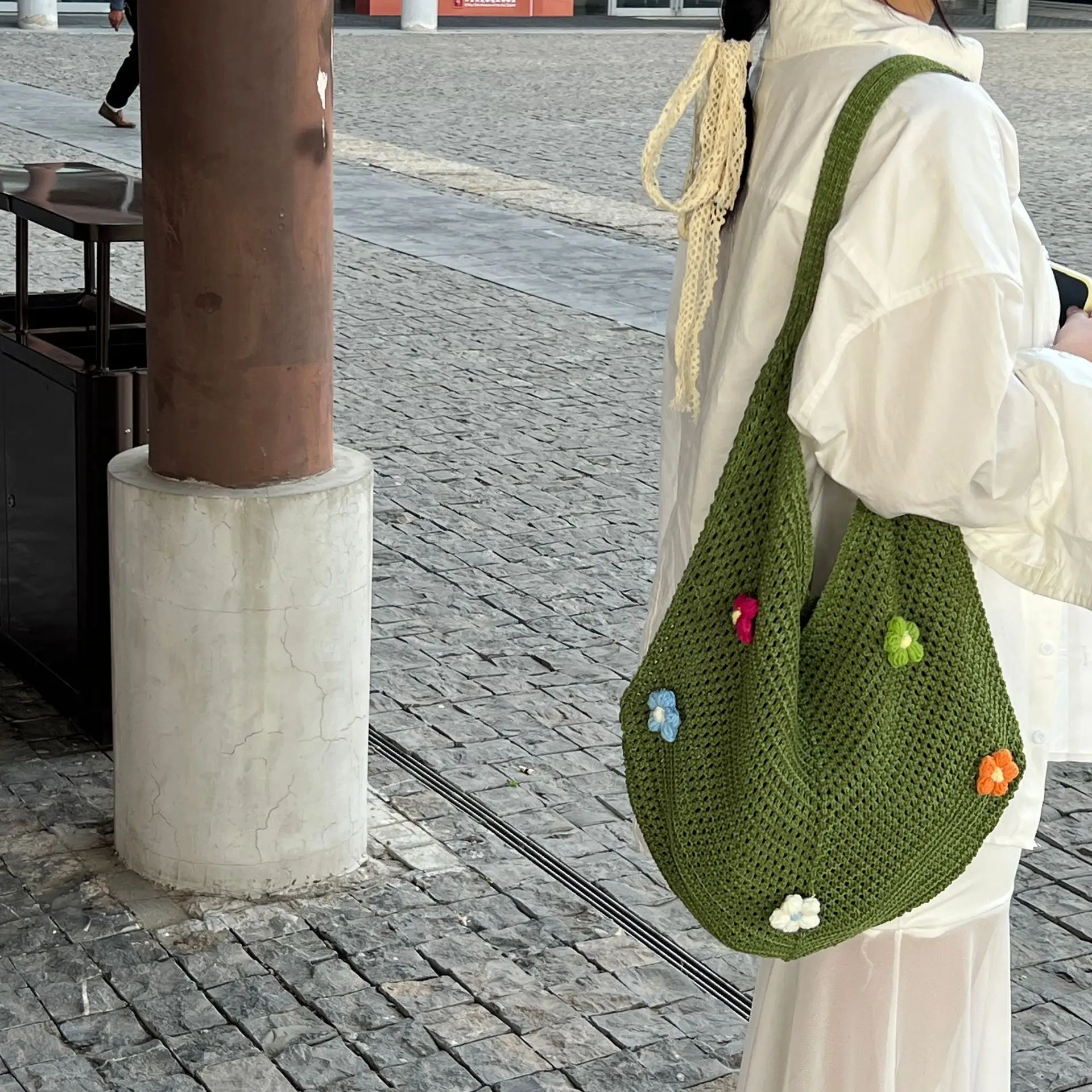 Green Woven Shoulder Bag for Women Summer Beach Use — feature 23