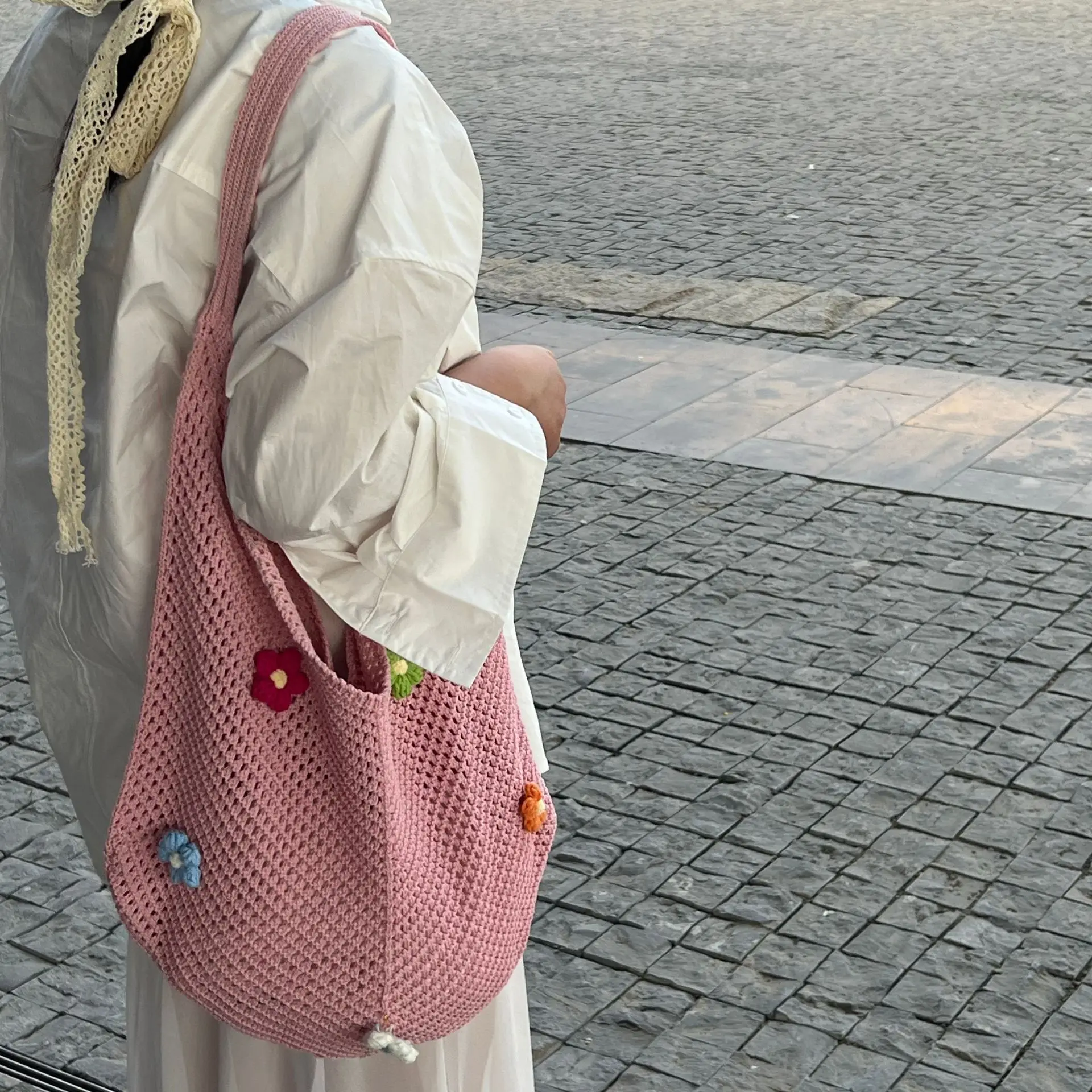 Green Woven Shoulder Bag for Women Summer Beach Use — feature 24
