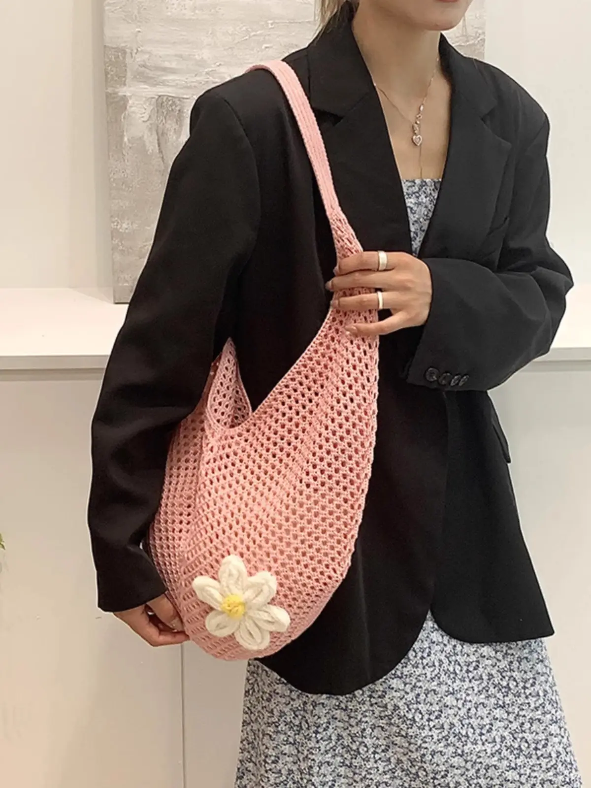 Green Woven Shoulder Bag for Women Summer Beach Use - Image 25