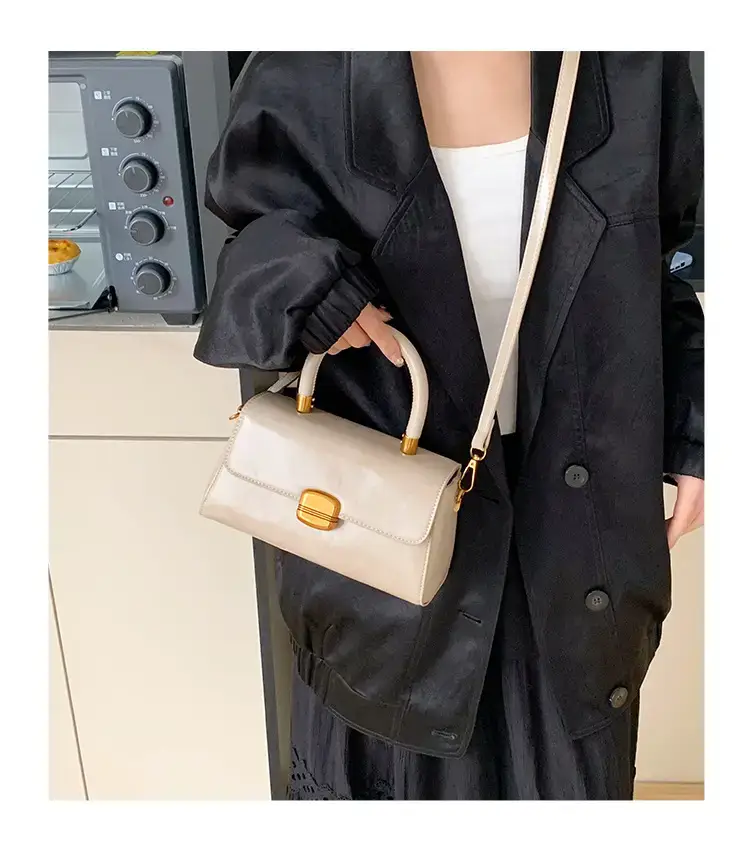 White Square Shoulder Crossbody Bag for Women 2025 — feature 11