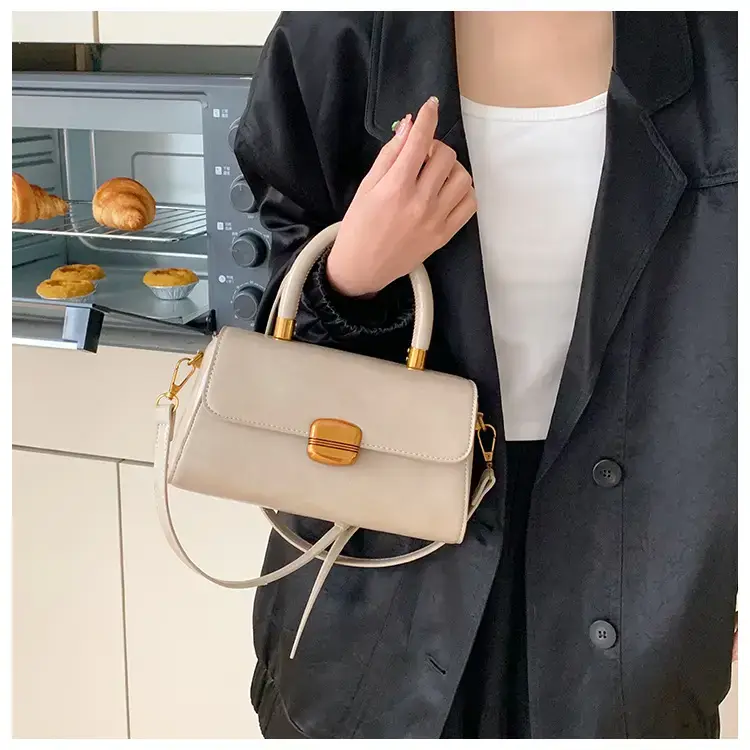 White Square Shoulder Crossbody Bag for Women 2025 — feature 12