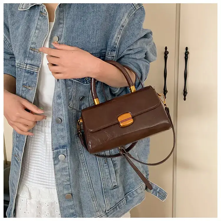 White Square Shoulder Crossbody Bag for Women 2025 — feature 14