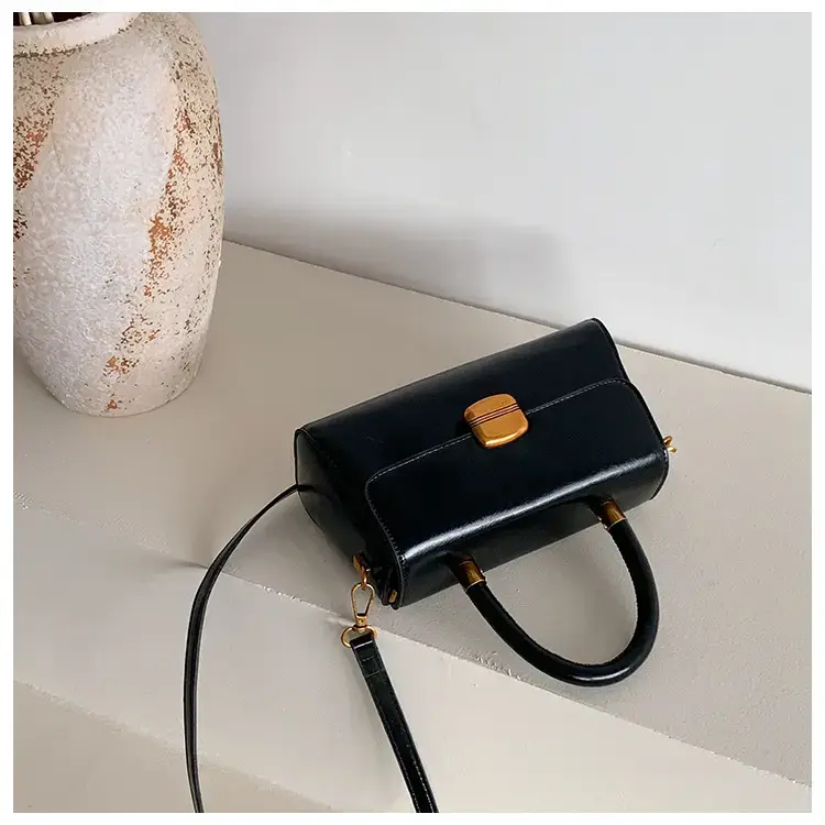 White Square Shoulder Crossbody Bag for Women 2025 — feature 21