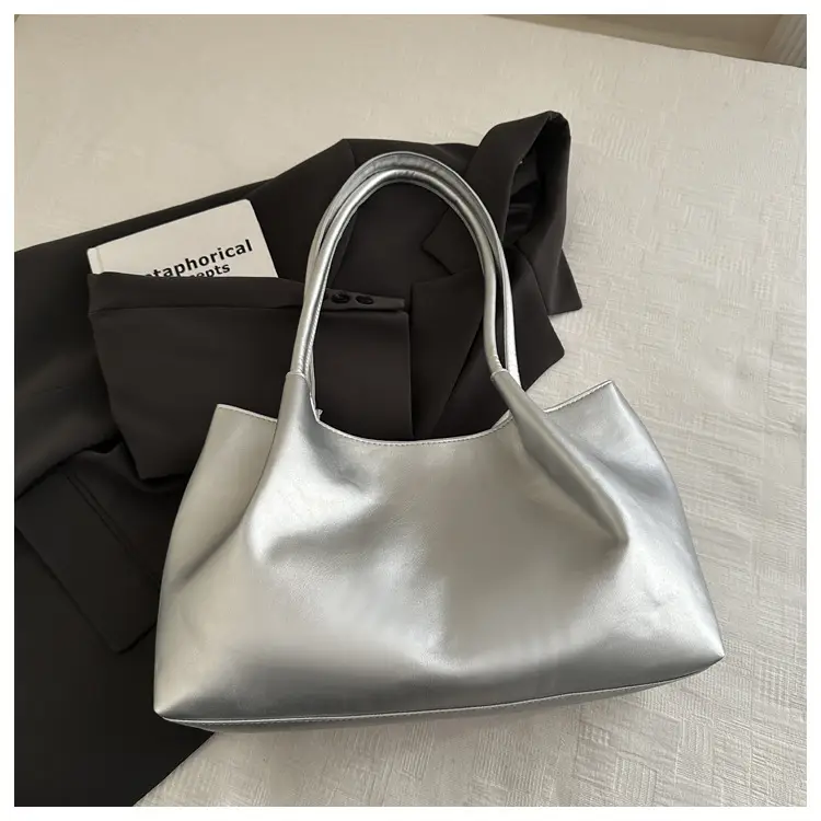 Black Leather Tote Bag Large Capacity Daily Commute — feature 11
